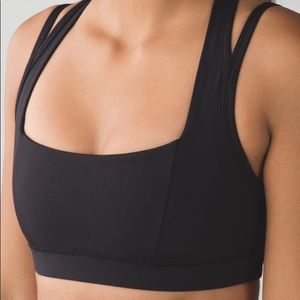 “Splendour” Lululemon bra in black - Size 6